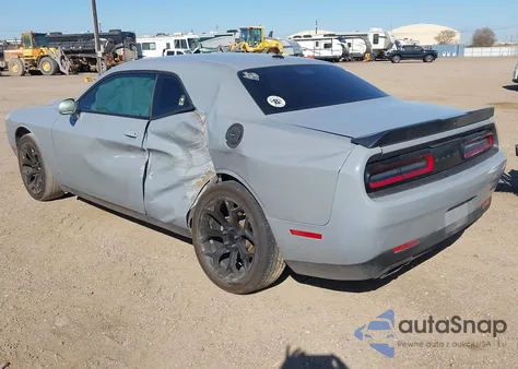 2022 Dodge Challenger Sxt z USA, uszkodzony, nr VIN 2C3CDZAG1NH132113
